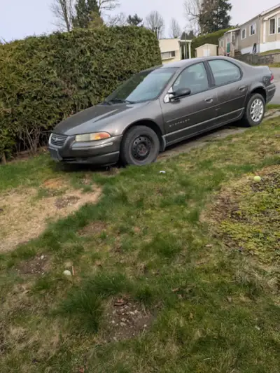 Power Steering, Power brakes, has winter and summer tires on rims