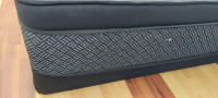 Matelas Queen avec sommier