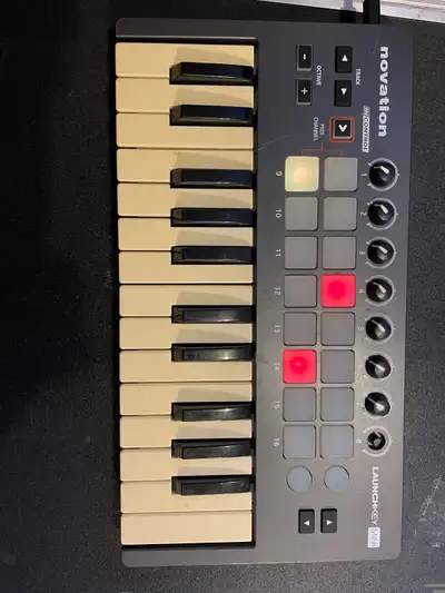 MIDI Keyboard Controller NOVATION LAUNCHKEY MINI, View more