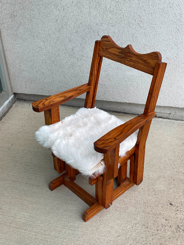 Child Gliding Rocker (Solid Wood Construction!) in Chairs & Recliners in Mississauga / Peel Region