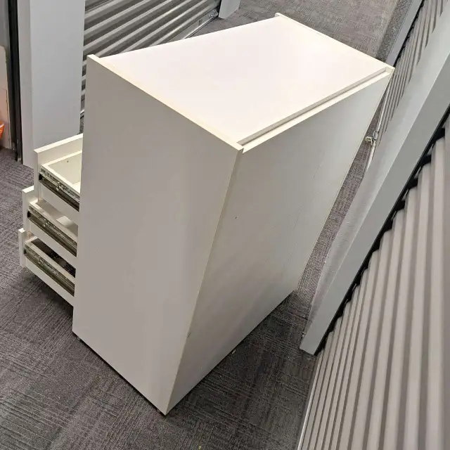 Wooden White 3-Drawer Dresser / Storage Chest in Dressers & Wardrobes in City of Toronto - Image 4