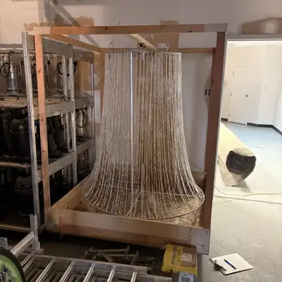 Lustre 59'' large x 59'' profond x 72'' haut, View more