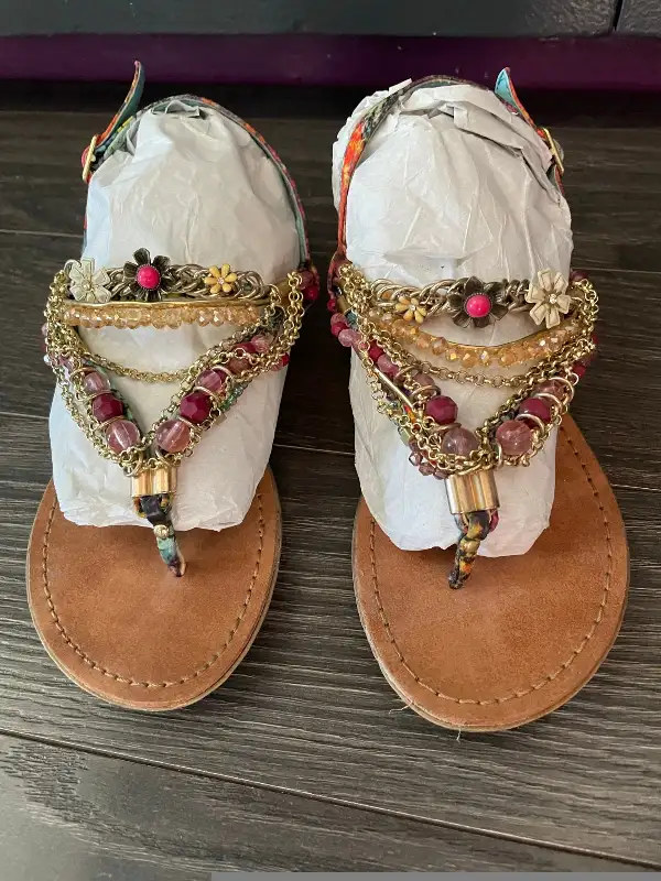 BEADED SANDALS in Women's - Shoes in Grande Prairie - Image 4