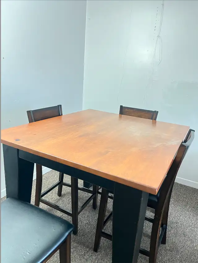 DINNING TABLE in Dining Tables & Sets in Kingston - Image 3