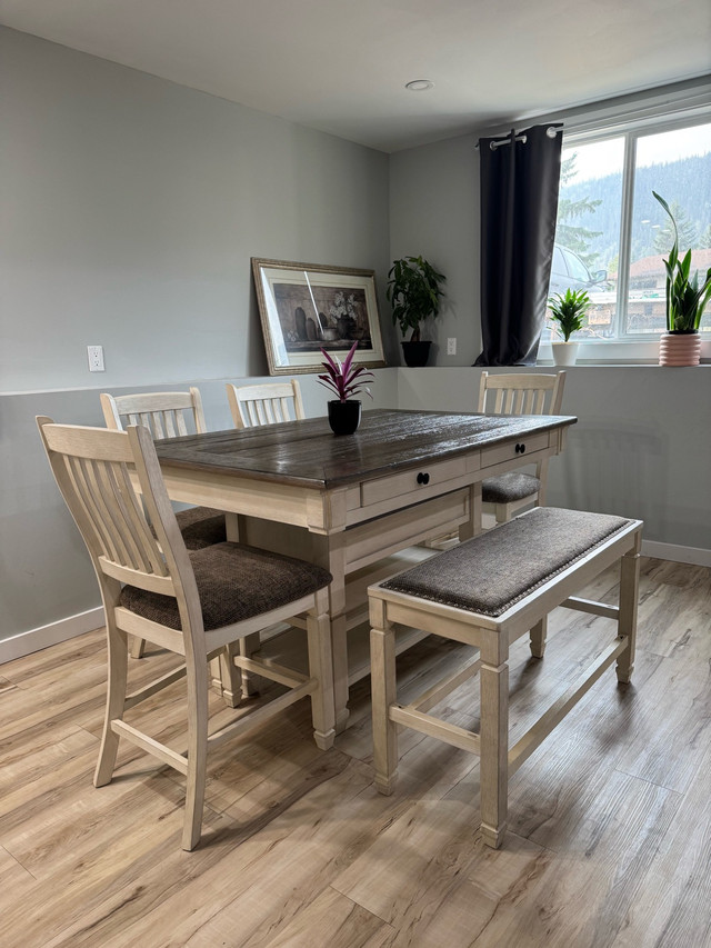 Ashely Furniture Kitchen Table Set  in Dining Tables & Sets in Kitimat - Image 2