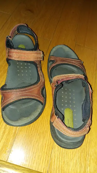 Sandales Clarks pointure 7 1/2, View more