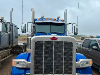 2019 Peterbilt 389 Sleeper Semi Truck