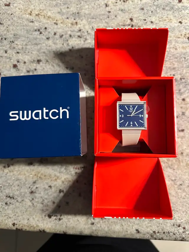 Swatch 39% Edition limitée / Limited edition in Jewellery & Watches in Longueuil / South Shore - Image 2