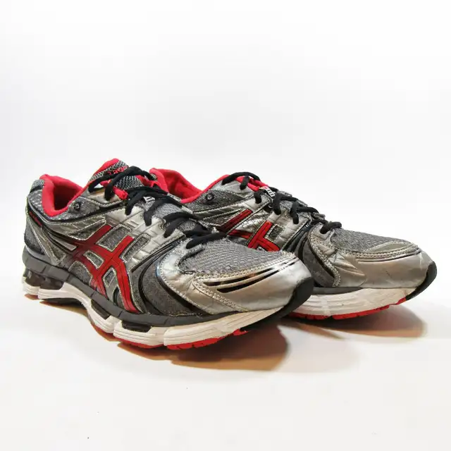 Asics Gel kayano 18 Silver Red Running Shoes ( Mens 10.5 US ) in Men's Shoes in Mississauga / Peel Region - Image 2