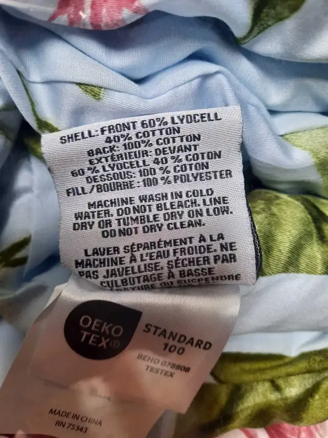 Ens.douillette neuf pour grand lit in Bedding in Gatineau - Image 5