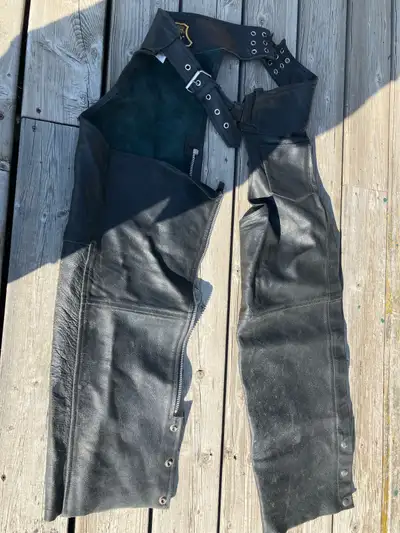 Leather riding chaps size medium