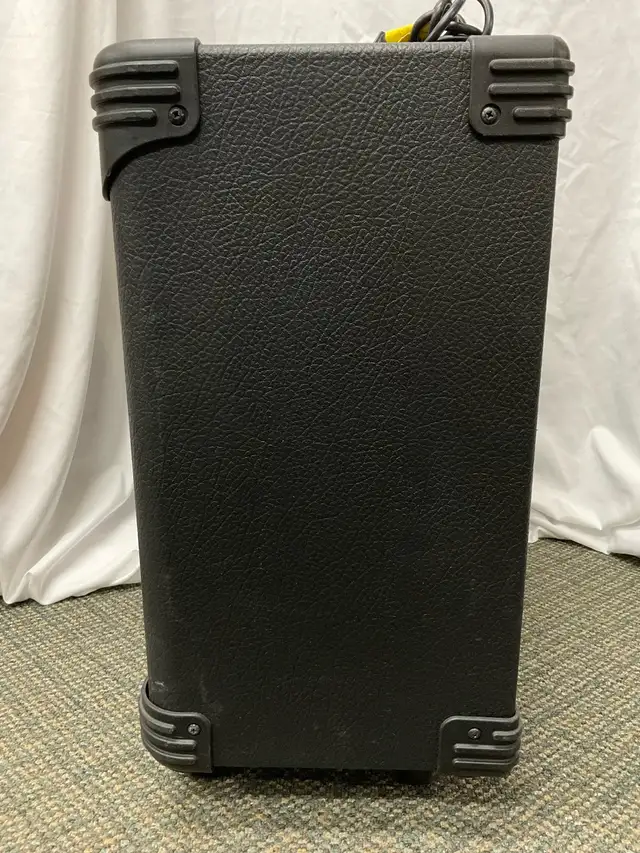 PEAVEY SPECIAL 212 AMP  in Amps & Pedals in North Bay - Image 4