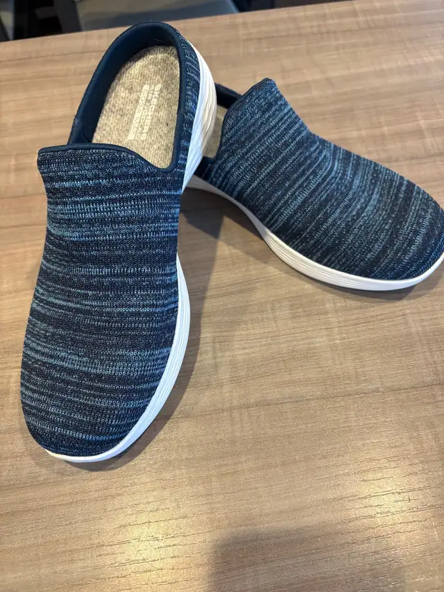 Skechers YOU Define walking slip-on sneaker/slipper