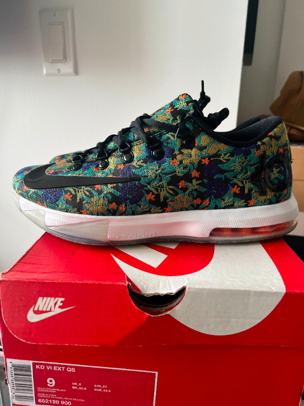 Lightly Worn - Nike KD 6 Ext "Floral" - Size 9 in Men's Shoes in City of Toronto - Image 3