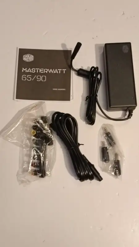 Universal  Laptop Power Supply Cooler Master MasterWatt 90W in Laptop Accessories in Markham / York Region - Image 4
