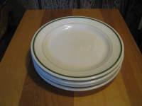 Assiettes 10" vintage made in England.  5$ chacune