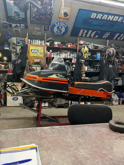 1971 Ariens 440 Sachs fan cooled with dual HD tillotson carburetors! The engine runs perfectly! Comp...