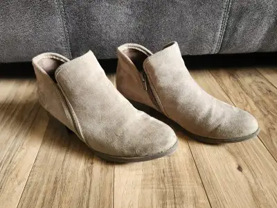 Women's 'Time and Tru' brown shoes (size 6.5), View more