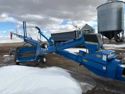 1380 HP Brandt (2019 model year) (bought new in the fall of 2021) -3 wireless remotes EZ swing - no...