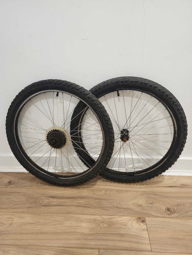 7 speed 24" aluminum wheelset in Frames & Parts in City of Toronto