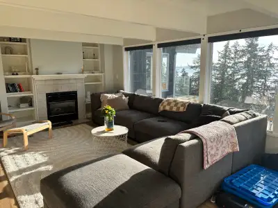 Lovely one bedroom, one bathroom apartment in a quiet cul-de-sac in west Vancouver overlooking the o...