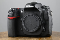 Nikon D300s (48k) Camera - Pretty, but Wacky Command Dials