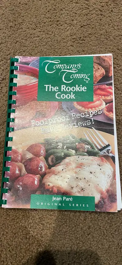 Hi I’m selling this like new Company coming cookbook for beginners. In excellent condition. I’m in m...