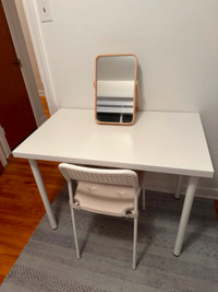 Bureau blanc + Miroir + Chaise + Tapis