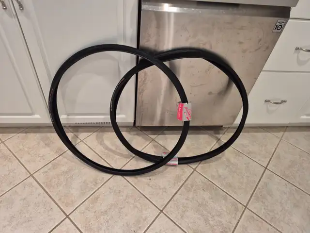 New 700x25 road bicycle tires in Road in Ottawa - Image 2