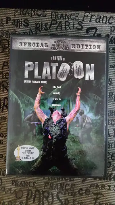 Je vends le DVD du film Platoon d'Oliver Stone. Le DVD est en bon état. Si vous êtes intéressé, veui...