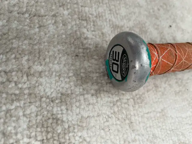 Louisville Quest 30” bat drop 12 in Baseball & Softball in Oakville / Halton Region - Image 7