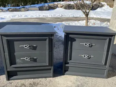 2 tables de chevet noire, View more