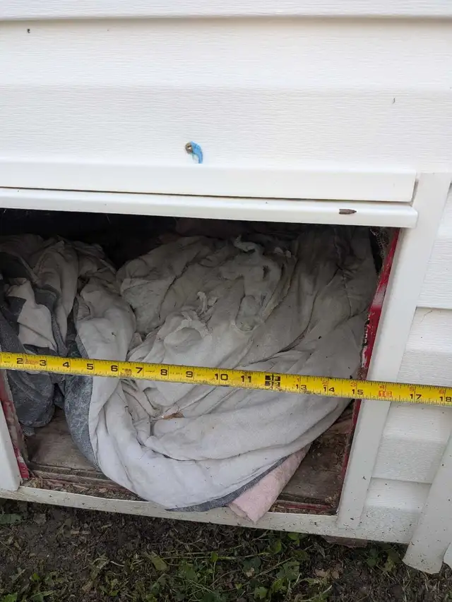 Dog House Large Custom Built (Used 10 years old) in Accessories in Saskatoon - Image 11