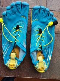 Vibram Bikila EVO 5 finger shoes size 41