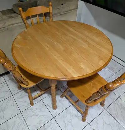 Table de cuisine avec 3 chaises, View more
