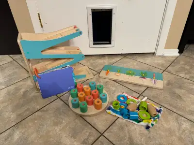 Lovevery the Adventurer Play Kit Purchased a while ago therefore not excatly the same as the one cur...