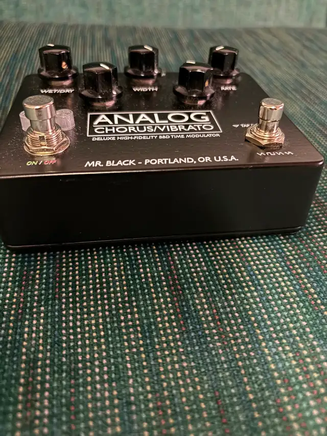 Mr. Black Analog Chorus/Vibrato Deluxe in Amps & Pedals in City of Toronto - Image 6