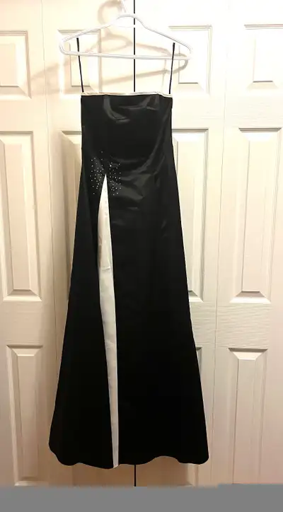 Prom dress size 2, View more