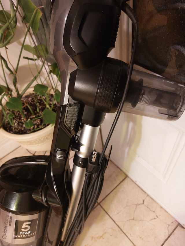 Samsung Motion Sync Corded Bagless With Detachable Handheld 2in1 in Vacuums in City of Toronto
