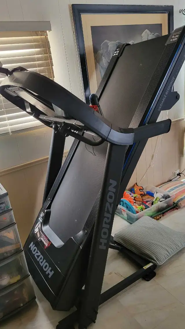 treadmill  in Exercise Equipment in Sarnia - Image 4