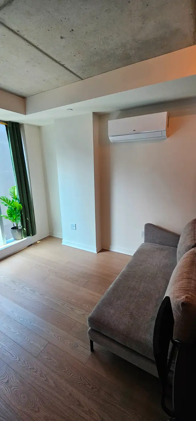 Downtown Montreal Available63826905109507122