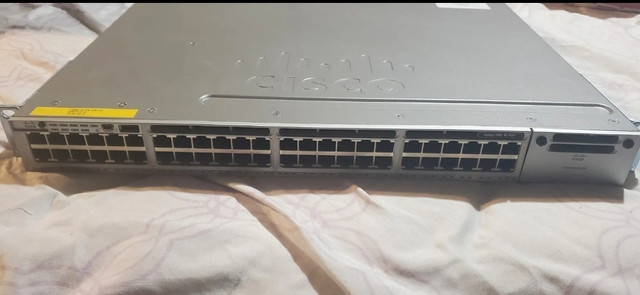 Cisco 48p router WS-C3850-48P in Networking in Thunder Bay