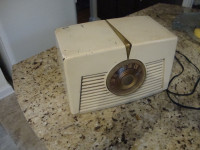 Vintage RCA Tube Radio