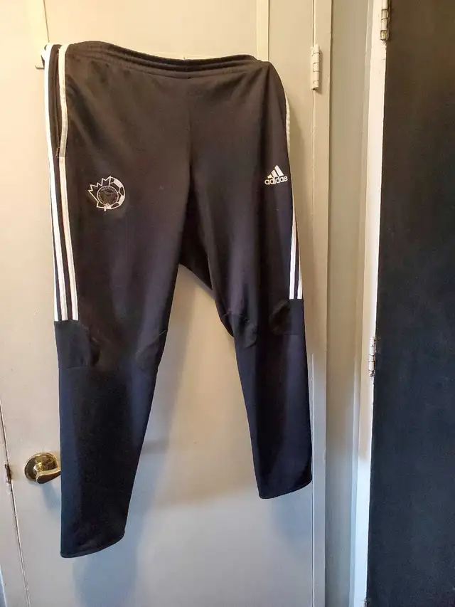 Men's Sweatpants,Tank Top and Hat in Men's in Mississauga / Peel Region - Image 2