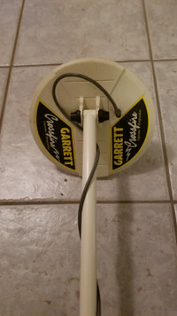 Garrett Ultra GTA 350 Metal Detector