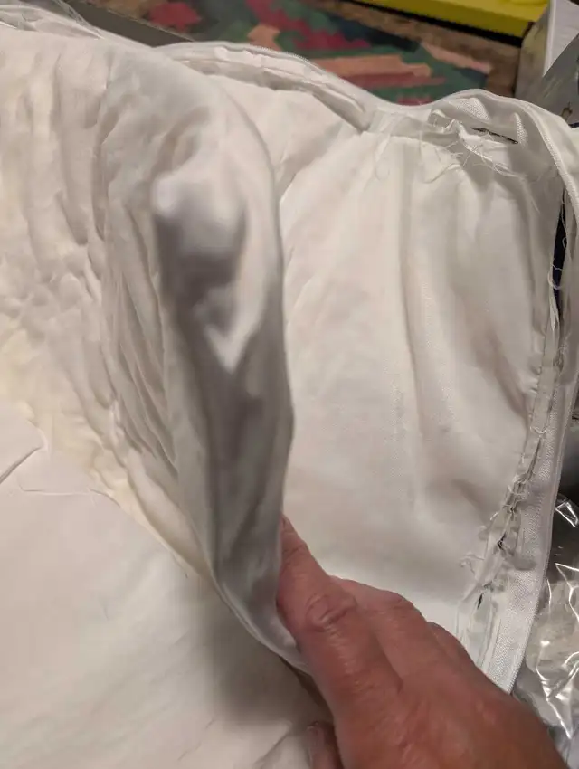 GoodMorning.com  Adjustable Pillow in Bedding in St. Catharines - Image 7