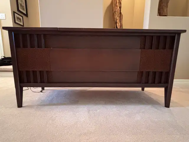 ANTIQUE TABLE / (STEREO) CONSOLE in Stereo Systems & Home Theatre in Oakville / Halton Region - Image 2