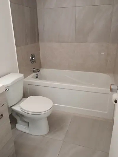 STUDIO APARTMENT - BRAMPTON ONTARIO