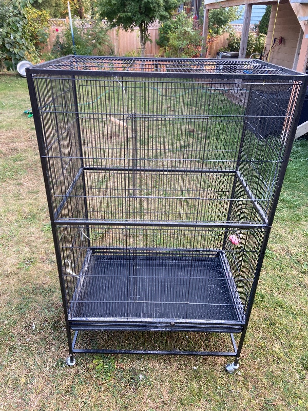 [sold] Flying cage for cockatiel lovebirds conure budgie Birds for