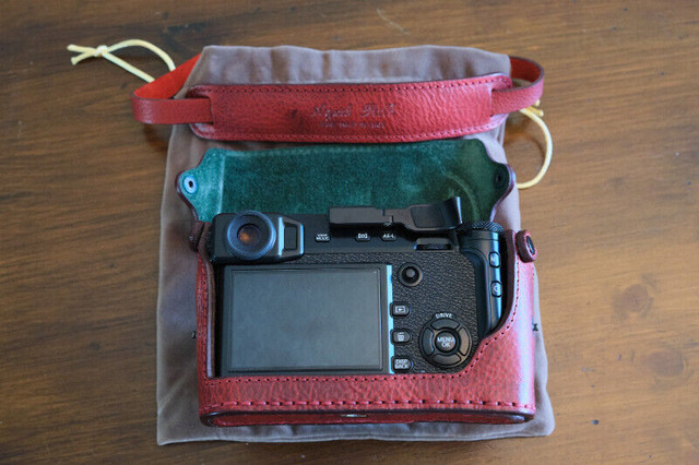 Angelo Pelle leather half case for fujifilm xpro2 in Cameras & Camcorders in Kelowna - Image 4